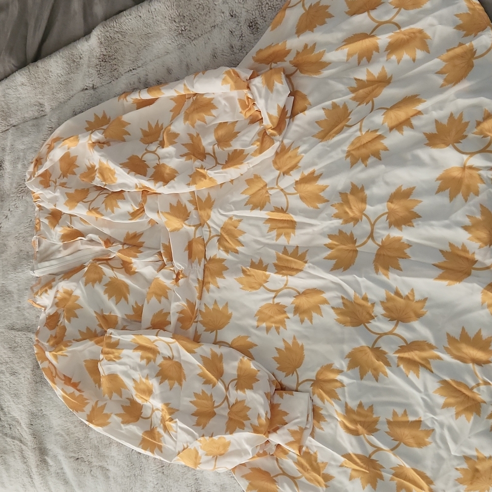 FINAL PRICE!! NWOT!! !!! DRESS IS NOT TRUE TO SIZE MORE LIKE A TEN - Picture 2 of 12